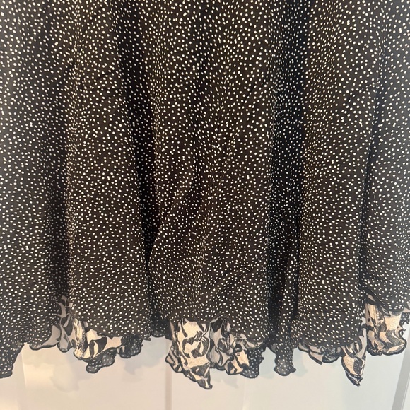 cabi Reversible Skirt, #466, Polka Dots and Bows, M, EUC - Picture 4 of 12